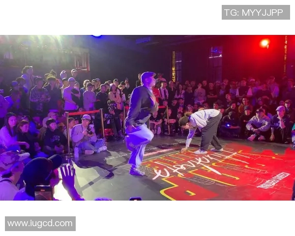 武汉街舞队的速度与技巧探秘街舞文化的魅力与发展