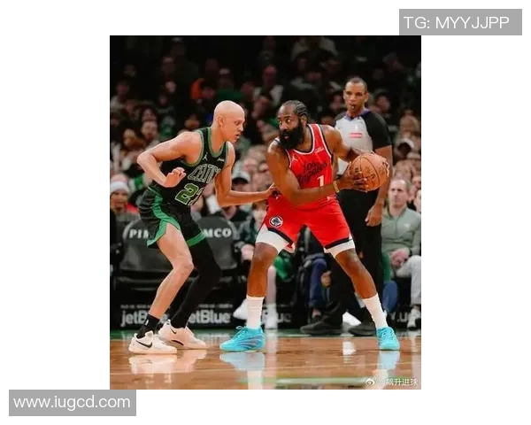 快船与凯尔特人激战正酣赛季关键对决引发球迷热议