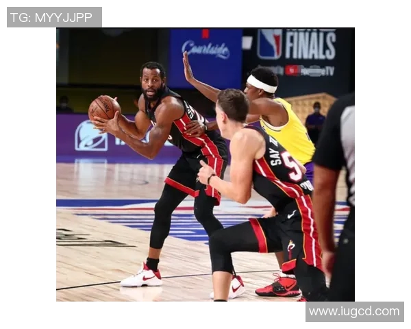 热火与湖人激战1211精彩回顾双方球员表现亮眼引发球迷热议