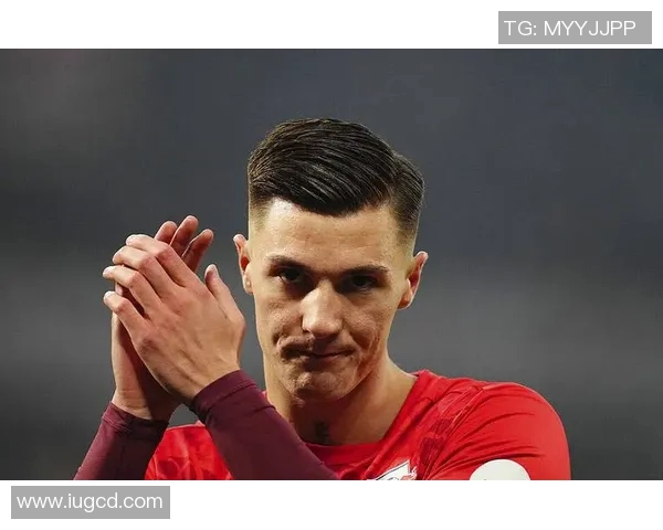 谢什科的传奇之路：从默默无闻到世界瞩目的足球明星之旅